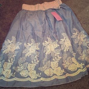 Women’s chambray(ish) blue midi skirt